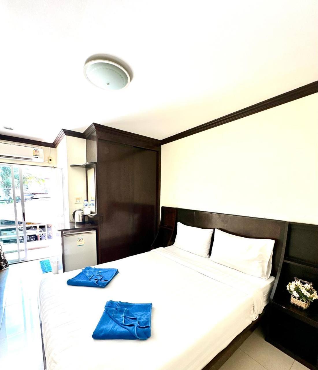 Отель Blueskyhouse Patong Экстерьер фото