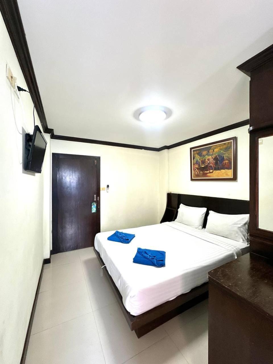 Отель Blueskyhouse Patong Экстерьер фото