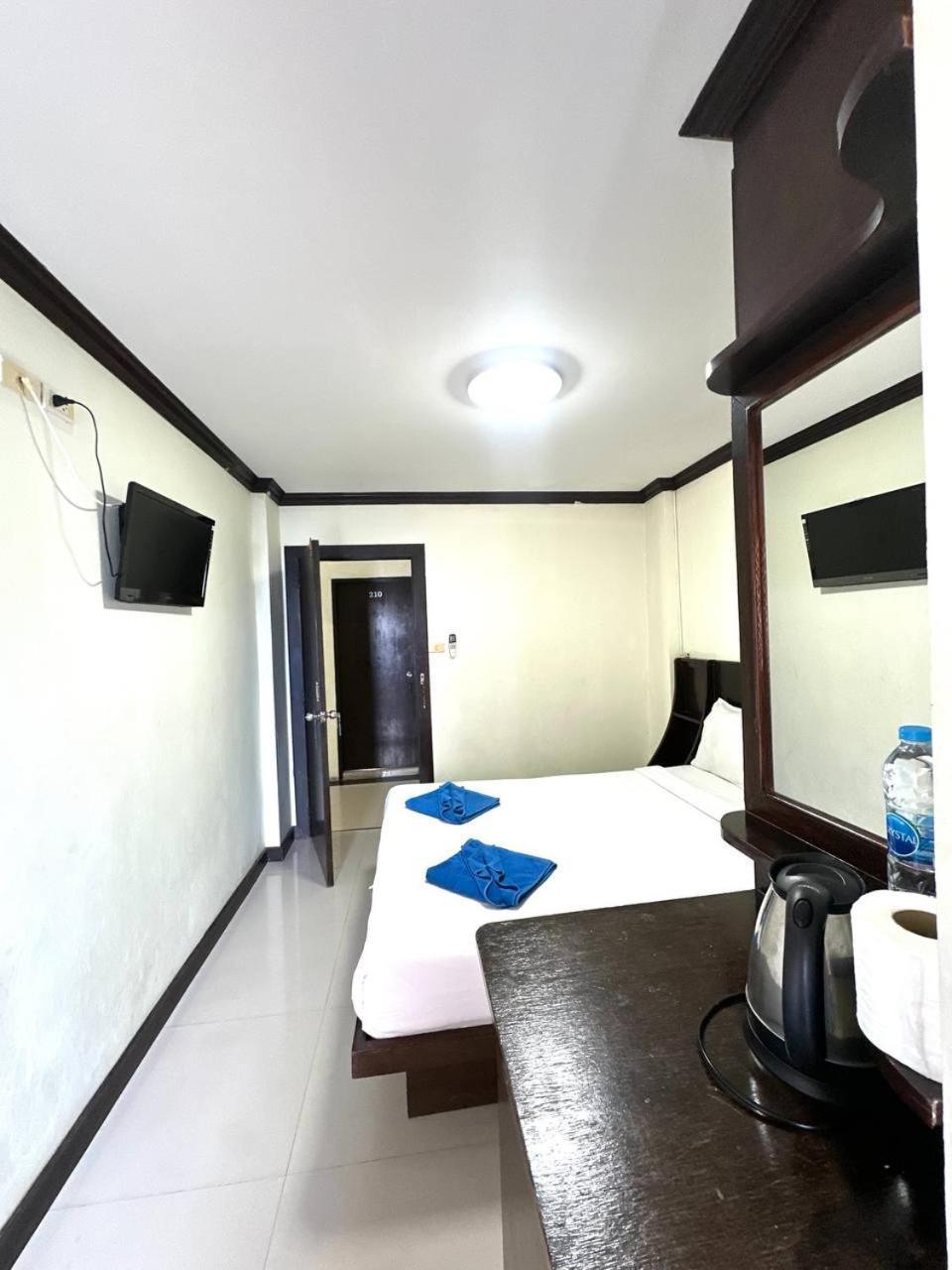 Отель Blueskyhouse Patong Экстерьер фото