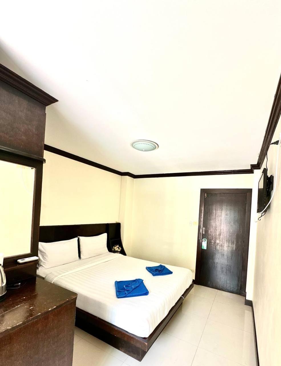 Отель Blueskyhouse Patong Экстерьер фото