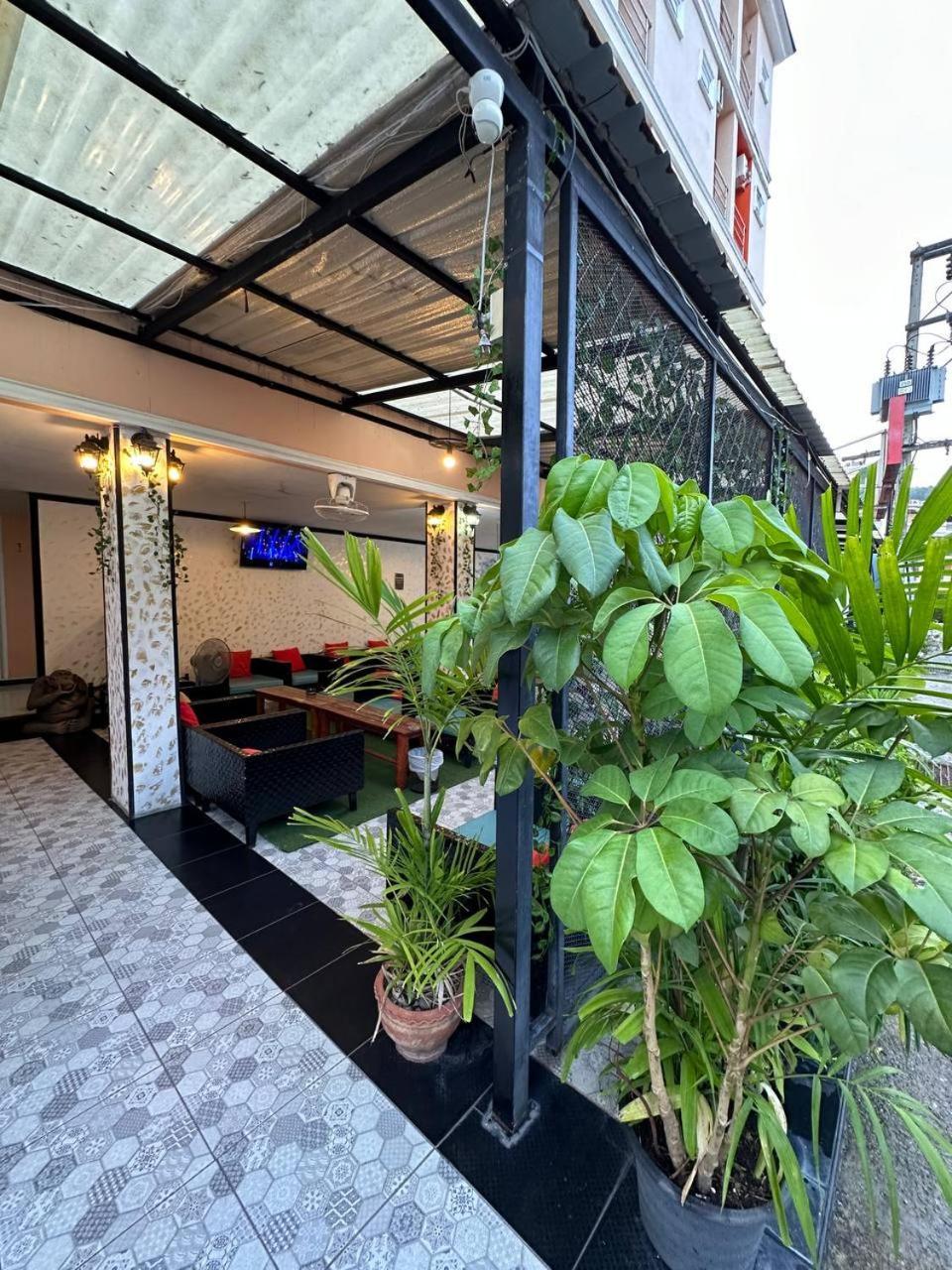 Отель Blueskyhouse Patong Экстерьер фото