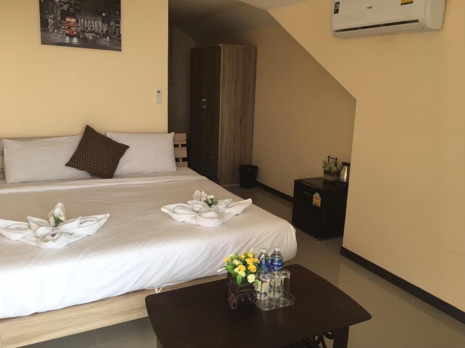Отель Blueskyhouse Patong Экстерьер фото